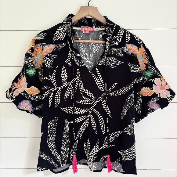 THML NWOT navy and cream blouse with embroidered flowers Size Small - Picture 1 of 5